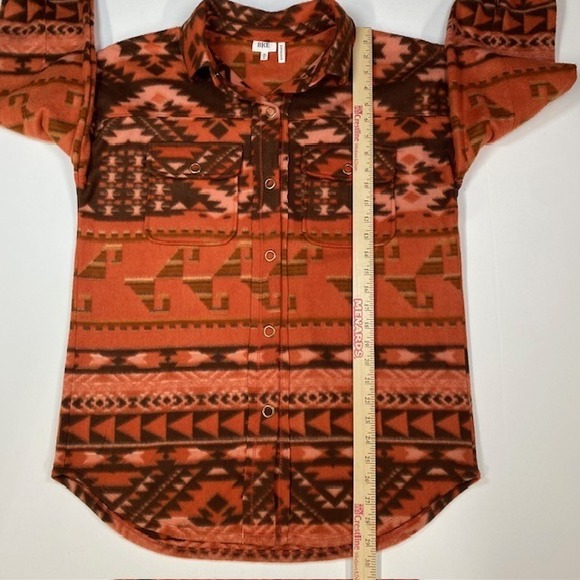 BKE Boyfriend Button Down Aztec Print Shirt - Womens‎ Medium - Western - Picture 4 of 7